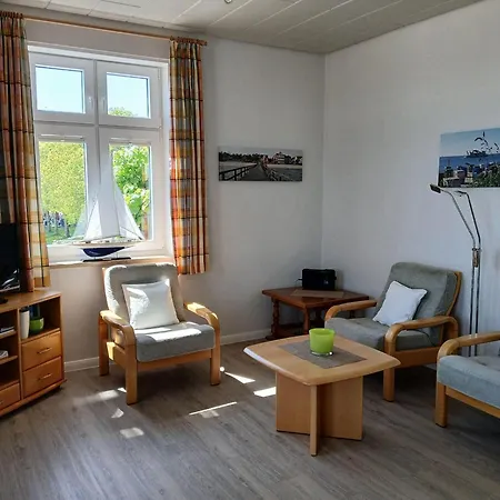 Gaestehaus-gorch-fock-wohnung-6-mit-direktem-meerblick Appartement *