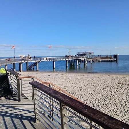 Gaestehaus-gorch-fock-wohnung-6-mit-direktem-meerblick *