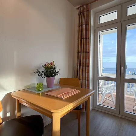 Gaestehaus-gorch-fock-wohnung-6-mit-direktem-meerblick 비크아프포르