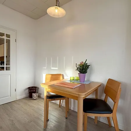 Gaestehaus-gorch-fock-wohnung-6-mit-direktem-meerblick *
