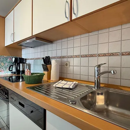 Gaestehaus-gorch-fock-wohnung-6-mit-direktem-meerblick *