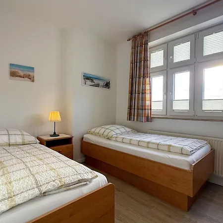 Gaestehaus-gorch-fock-wohnung-6-mit-direktem-meerblick
